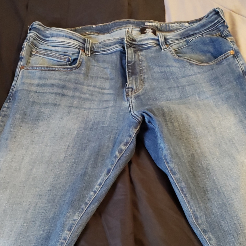 Men Jean's can be worn unisex